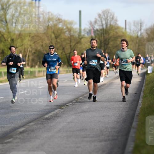 12.04.2026 - 45. Internationalen Wilhelmsburger Insellauf Dr. Thomas Lammeyer http://msf.ph/oto/9432822 12.04.2026 09:16:08 Laufen 4555, 2953, 5048, 3043, 5405 meine-sportfotos.de