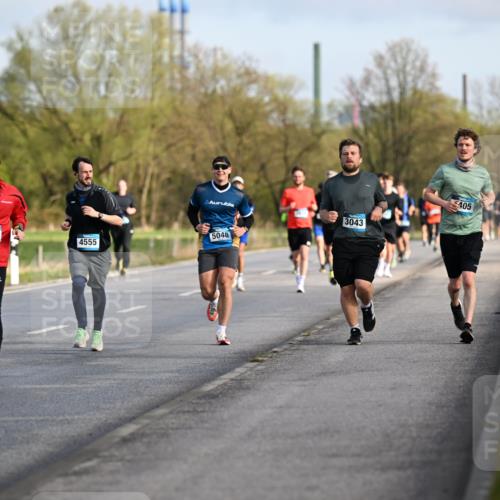 12.04.2026 - 45. Internationalen Wilhelmsburger Insellauf Dr. Thomas Lammeyer http://msf.ph/oto/9432824 12.04.2026 09:16:08 Laufen 2525, 2953, 4555, 5048, 3043, 405 meine-sportfotos.de