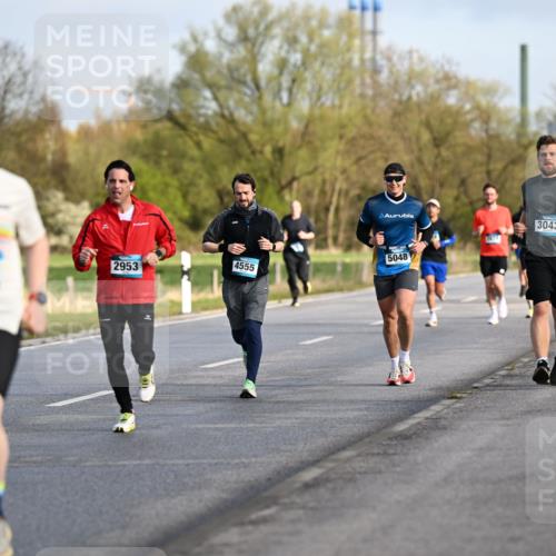 12.04.2026 - 45. Internationalen Wilhelmsburger Insellauf Dr. Thomas Lammeyer http://msf.ph/oto/9432826 12.04.2026 09:16:09 Laufen 4555, 2953, 2525, 3043, 5048, 5405 meine-sportfotos.de