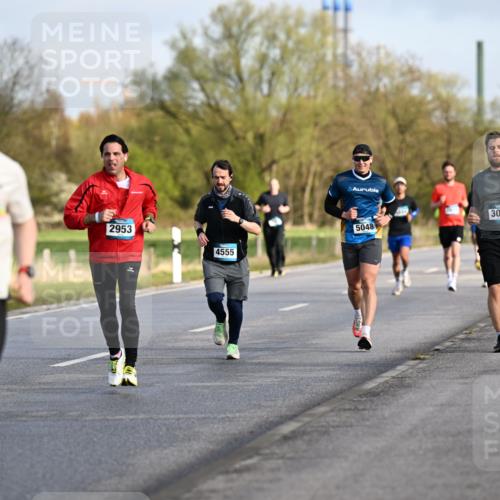 12.04.2026 - 45. Internationalen Wilhelmsburger Insellauf Dr. Thomas Lammeyer http://msf.ph/oto/9432827 12.04.2026 09:16:09 Laufen 2525, 2953, 4555, 5048, 3043, 05 meine-sportfotos.de