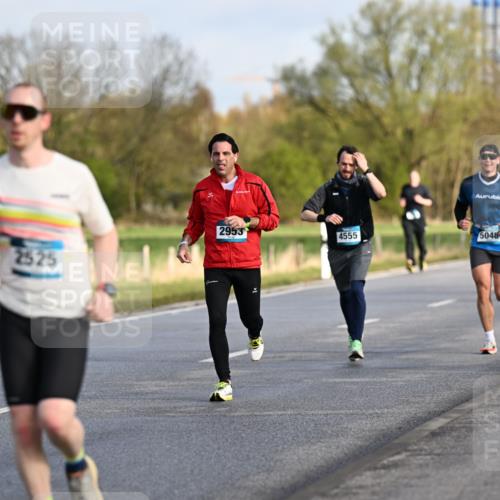 12.04.2026 - 45. Internationalen Wilhelmsburger Insellauf Dr. Thomas Lammeyer http://msf.ph/oto/9432828 12.04.2026 09:16:09 Laufen 2953, 4555, 5048, 2525 meine-sportfotos.de