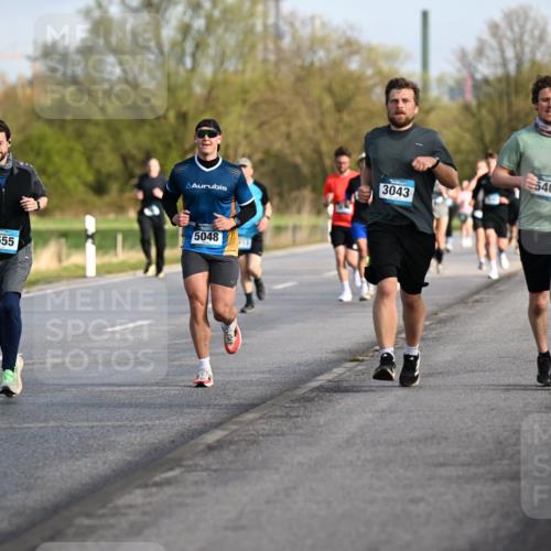 12.04.2026 - 45. Internationalen Wilhelmsburger Insellauf Dr. Thomas Lammeyer http://msf.ph/oto/9432835 12.04.2026 09:16:11 Laufen 4555, 5048, 613, 5405, 3043 meine-sportfotos.de