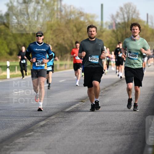 12.04.2026 - 45. Internationalen Wilhelmsburger Insellauf Dr. Thomas Lammeyer http://msf.ph/oto/9432837 12.04.2026 09:16:11 Laufen 4555, 5048, 5415, 3043, 5405 meine-sportfotos.de