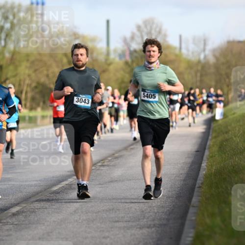 12.04.2026 - 45. Internationalen Wilhelmsburger Insellauf Dr. Thomas Lammeyer http://msf.ph/oto/9432841 12.04.2026 09:16:12 Laufen 3043, 504, 5405 meine-sportfotos.de