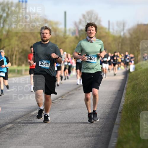 12.04.2026 - 45. Internationalen Wilhelmsburger Insellauf Dr. Thomas Lammeyer http://msf.ph/oto/9432843 12.04.2026 09:16:12 Laufen 3043, 5048, 5405 meine-sportfotos.de