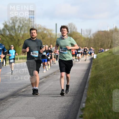 12.04.2026 - 45. Internationalen Wilhelmsburger Insellauf Dr. Thomas Lammeyer http://msf.ph/oto/9432846 12.04.2026 09:16:13 Laufen 3043, 5048, 5405 meine-sportfotos.de