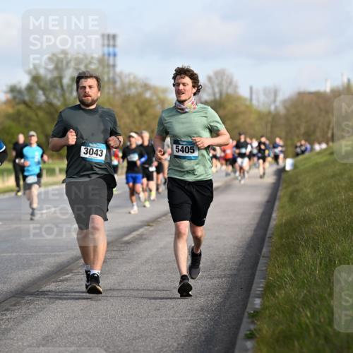 12.04.2026 - 45. Internationalen Wilhelmsburger Insellauf Dr. Thomas Lammeyer http://msf.ph/oto/9432848 12.04.2026 09:16:14 Laufen 5048, 5405, 3043 meine-sportfotos.de