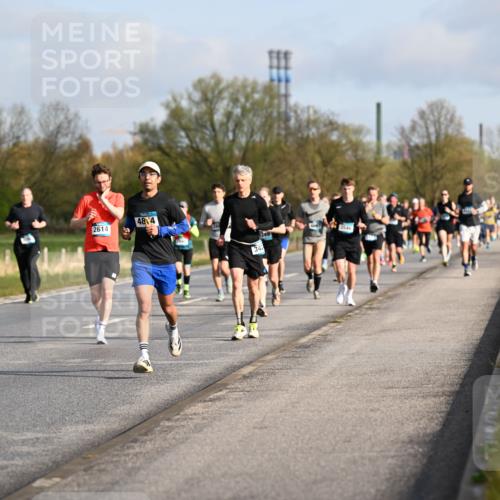 12.04.2026 - 45. Internationalen Wilhelmsburger Insellauf Dr. Thomas Lammeyer http://msf.ph/oto/9432871 12.04.2026 09:16:19 Laufen 2614, 48, 4, 349, 343 meine-sportfotos.de
