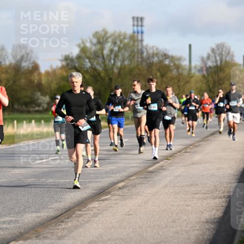 12.04.2026 - 45. Internationalen Wilhelmsburger Insellauf Dr. Thomas Lammeyer http://msf.ph/oto/9432877 12.04.2026 09:16:21 Laufen 4844, 2614, 3424, 3546 meine-sportfotos.de