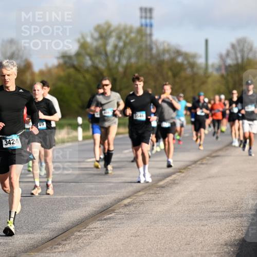 12.04.2026 - 45. Internationalen Wilhelmsburger Insellauf Dr. Thomas Lammeyer http://msf.ph/oto/9432883 12.04.2026 09:16:22 Laufen 3424, 49 meine-sportfotos.de