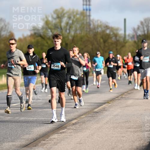 12.04.2026 - 45. Internationalen Wilhelmsburger Insellauf Dr. Thomas Lammeyer http://msf.ph/oto/9432893 12.04.2026 09:16:24 Laufen 2446, 466, 3546, 4063, 2547, 4441 meine-sportfotos.de