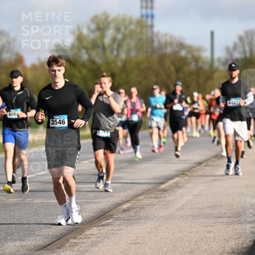 12.04.2026 - 45. Internationalen Wilhelmsburger Insellauf Dr. Thomas Lammeyer http://msf.ph/oto/9432899 12.04.2026 09:16:25 Laufen 4667, 4064, 3546, 2547 meine-sportfotos.de