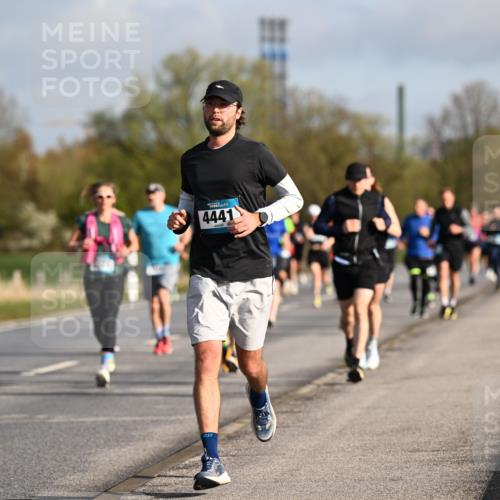 12.04.2026 - 45. Internationalen Wilhelmsburger Insellauf Dr. Thomas Lammeyer http://msf.ph/oto/9432918 12.04.2026 09:16:29 Laufen 2547, 4441 meine-sportfotos.de