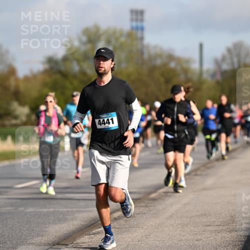 12.04.2026 - 45. Internationalen Wilhelmsburger Insellauf Dr. Thomas Lammeyer http://msf.ph/oto/9432919 12.04.2026 09:16:29 Laufen 47, 4441 meine-sportfotos.de