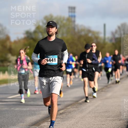 12.04.2026 - 45. Internationalen Wilhelmsburger Insellauf Dr. Thomas Lammeyer http://msf.ph/oto/9432921 12.04.2026 09:16:29 Laufen 5523, 4, 4441 meine-sportfotos.de