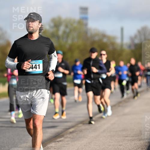 12.04.2026 - 45. Internationalen Wilhelmsburger Insellauf Dr. Thomas Lammeyer http://msf.ph/oto/9432926 12.04.2026 09:16:30 Laufen 441 meine-sportfotos.de