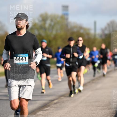 12.04.2026 - 45. Internationalen Wilhelmsburger Insellauf Dr. Thomas Lammeyer http://msf.ph/oto/9432927 12.04.2026 09:16:30 Laufen 45, 4441 meine-sportfotos.de