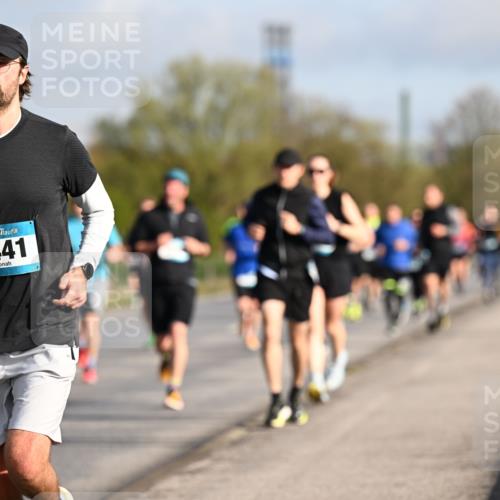 12.04.2026 - 45. Internationalen Wilhelmsburger Insellauf Dr. Thomas Lammeyer http://msf.ph/oto/9432930 12.04.2026 09:16:30 Laufen 4, 4441 meine-sportfotos.de
