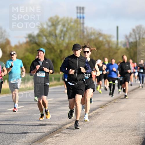 12.04.2026 - 45. Internationalen Wilhelmsburger Insellauf Dr. Thomas Lammeyer http://msf.ph/oto/9432932 12.04.2026 09:16:31 Laufen 3200, 674, 2222 meine-sportfotos.de