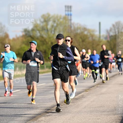 12.04.2026 - 45. Internationalen Wilhelmsburger Insellauf Dr. Thomas Lammeyer http://msf.ph/oto/9432934 12.04.2026 09:16:31 Laufen 2222, 3200 meine-sportfotos.de