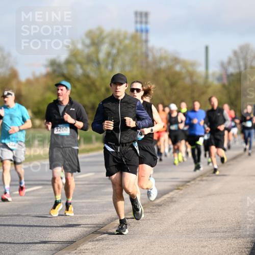 12.04.2026 - 45. Internationalen Wilhelmsburger Insellauf Dr. Thomas Lammeyer http://msf.ph/oto/9432935 12.04.2026 09:16:31 Laufen 2222, 3200 meine-sportfotos.de