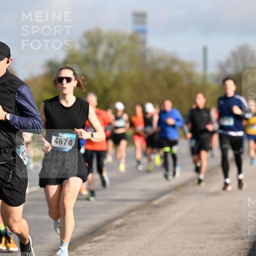 12.04.2026 - 45. Internationalen Wilhelmsburger Insellauf Dr. Thomas Lammeyer http://msf.ph/oto/9432944 12.04.2026 09:16:33 Laufen 4674 meine-sportfotos.de