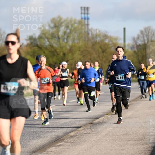 12.04.2026 - 45. Internationalen Wilhelmsburger Insellauf Dr. Thomas Lammeyer http://msf.ph/oto/9432949 12.04.2026 09:16:34 Laufen 8200, 4674, 3139, 5710 meine-sportfotos.de