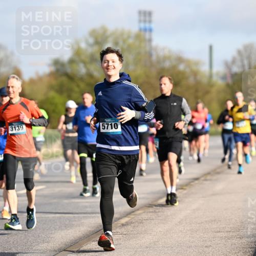 12.04.2026 - 45. Internationalen Wilhelmsburger Insellauf Dr. Thomas Lammeyer http://msf.ph/oto/9432962 12.04.2026 09:16:36 Laufen 3139, 5710 meine-sportfotos.de