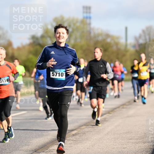 12.04.2026 - 45. Internationalen Wilhelmsburger Insellauf Dr. Thomas Lammeyer http://msf.ph/oto/9432964 12.04.2026 09:16:36 Laufen 3139, 5710 meine-sportfotos.de