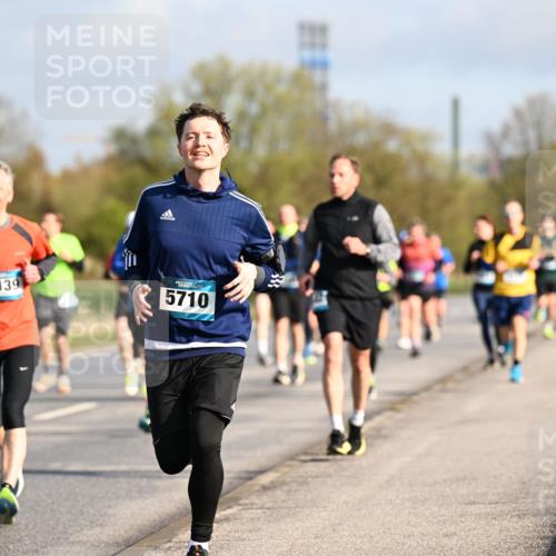 12.04.2026 - 45. Internationalen Wilhelmsburger Insellauf Dr. Thomas Lammeyer http://msf.ph/oto/9432965 12.04.2026 09:16:36 Laufen 3139, 5710 meine-sportfotos.de