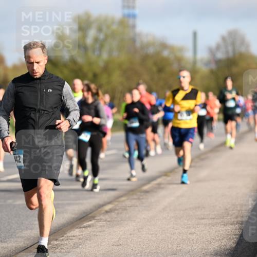 12.04.2026 - 45. Internationalen Wilhelmsburger Insellauf Dr. Thomas Lammeyer http://msf.ph/oto/9432981 12.04.2026 09:16:39 Laufen 142 meine-sportfotos.de