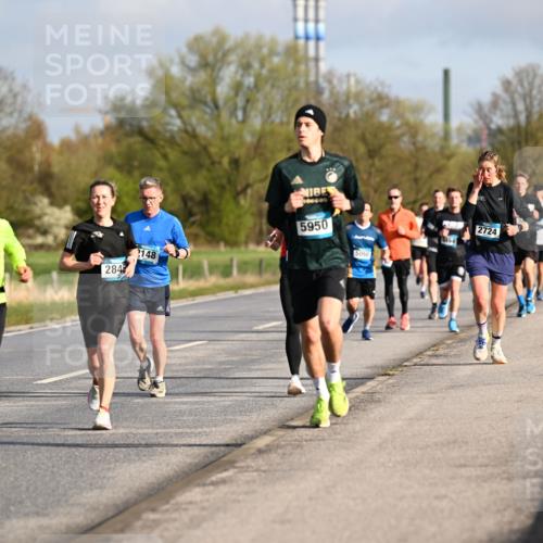 12.04.2026 - 45. Internationalen Wilhelmsburger Insellauf Dr. Thomas Lammeyer http://msf.ph/oto/9433020 12.04.2026 09:16:46 Laufen 148, 284, 2406, 2633, 5950, 5050, 2724 meine-sportfotos.de
