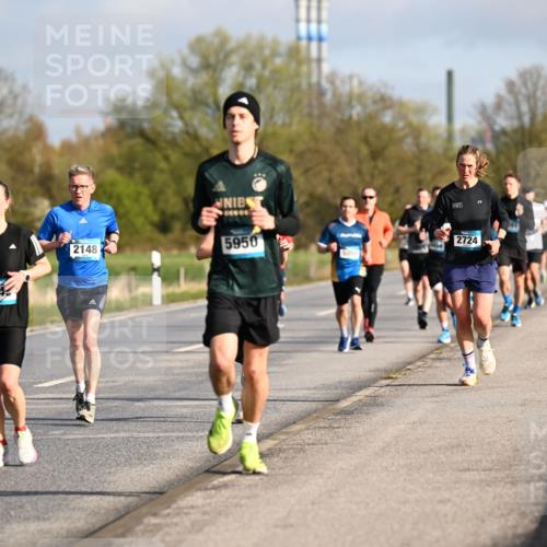 12.04.2026 - 45. Internationalen Wilhelmsburger Insellauf Dr. Thomas Lammeyer http://msf.ph/oto/9433024 12.04.2026 09:16:48 Laufen 284, 2148, 5950, 2724 meine-sportfotos.de