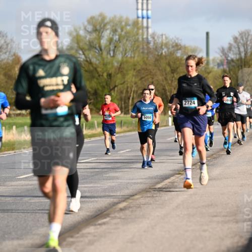 12.04.2026 - 45. Internationalen Wilhelmsburger Insellauf Dr. Thomas Lammeyer http://msf.ph/oto/9433030 12.04.2026 09:16:49 Laufen 2073, 2148, 2724, 27, 5091, 5050 meine-sportfotos.de