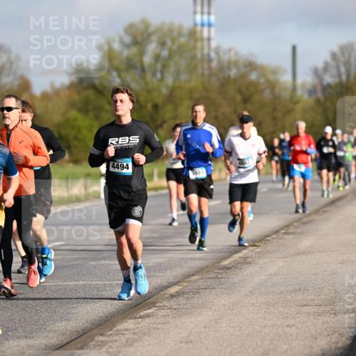 12.04.2026 - 45. Internationalen Wilhelmsburger Insellauf Dr. Thomas Lammeyer http://msf.ph/oto/9433066 12.04.2026 09:16:55 Laufen 4494, 5050, 3087 meine-sportfotos.de