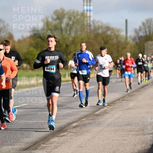 12.04.2026 - 45. Internationalen Wilhelmsburger Insellauf Dr. Thomas Lammeyer http://msf.ph/oto/9433067 12.04.2026 09:16:55 Laufen 4494, 5050, 1087 meine-sportfotos.de