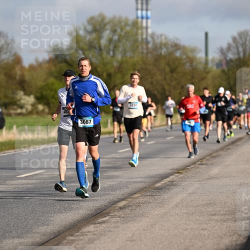 12.04.2026 - 45. Internationalen Wilhelmsburger Insellauf Dr. Thomas Lammeyer http://msf.ph/oto/9433081 12.04.2026 09:16:57 Laufen 4494, 488, 3087, 3830 meine-sportfotos.de