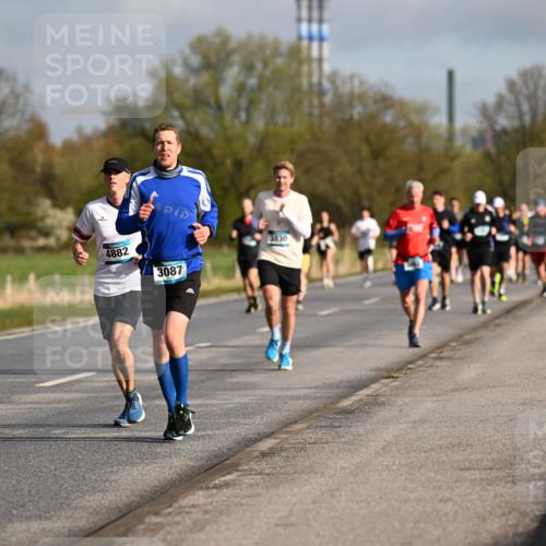 12.04.2026 - 45. Internationalen Wilhelmsburger Insellauf Dr. Thomas Lammeyer http://msf.ph/oto/9433083 12.04.2026 09:16:57 Laufen 3830, 4882, 3087 meine-sportfotos.de