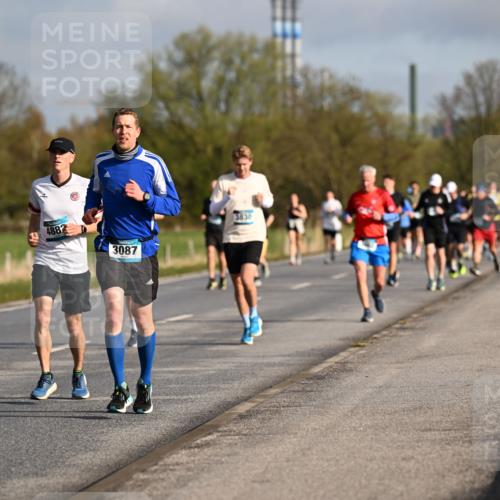 12.04.2026 - 45. Internationalen Wilhelmsburger Insellauf Dr. Thomas Lammeyer http://msf.ph/oto/9433086 12.04.2026 09:16:58 Laufen 4882, 3087, 3830 meine-sportfotos.de
