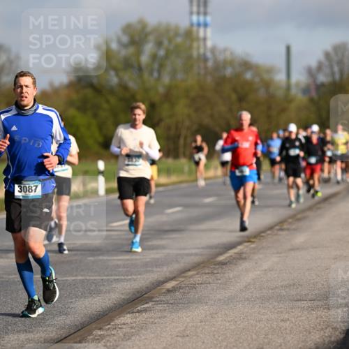 12.04.2026 - 45. Internationalen Wilhelmsburger Insellauf Dr. Thomas Lammeyer http://msf.ph/oto/9433092 12.04.2026 09:16:59 Laufen 4882, 3087 meine-sportfotos.de