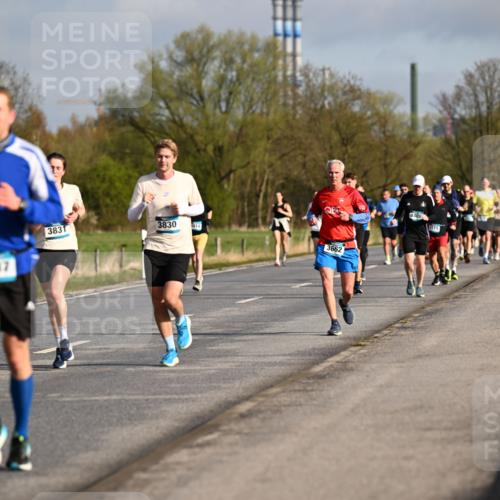 12.04.2026 - 45. Internationalen Wilhelmsburger Insellauf Dr. Thomas Lammeyer http://msf.ph/oto/9433093 12.04.2026 09:16:59 Laufen 687, 3831, 3830, 3662, 4401, 16 meine-sportfotos.de