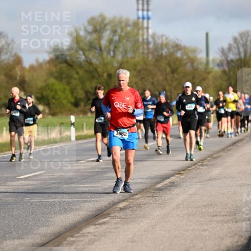 12.04.2026 - 45. Internationalen Wilhelmsburger Insellauf Dr. Thomas Lammeyer http://msf.ph/oto/9433114 12.04.2026 09:17:03 Laufen 5499, 3662, 4401 meine-sportfotos.de