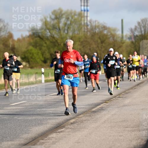 12.04.2026 - 45. Internationalen Wilhelmsburger Insellauf Dr. Thomas Lammeyer http://msf.ph/oto/9433115 12.04.2026 09:17:03 Laufen 3662, 4401 meine-sportfotos.de