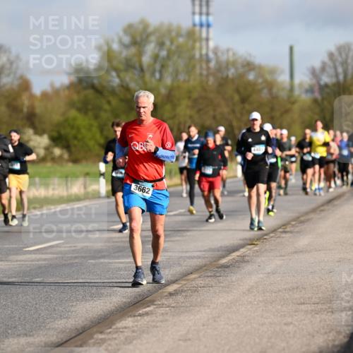 12.04.2026 - 45. Internationalen Wilhelmsburger Insellauf Dr. Thomas Lammeyer http://msf.ph/oto/9433120 12.04.2026 09:17:03 Laufen 4401, 3662 meine-sportfotos.de