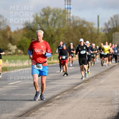 12.04.2026 - 45. Internationalen Wilhelmsburger Insellauf Dr. Thomas Lammeyer http://msf.ph/oto/9433125 12.04.2026 09:17:04 Laufen 4401, 3662 meine-sportfotos.de