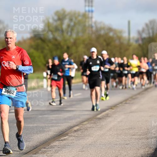 12.04.2026 - 45. Internationalen Wilhelmsburger Insellauf Dr. Thomas Lammeyer http://msf.ph/oto/9433137 12.04.2026 09:17:06 Laufen 3662 meine-sportfotos.de