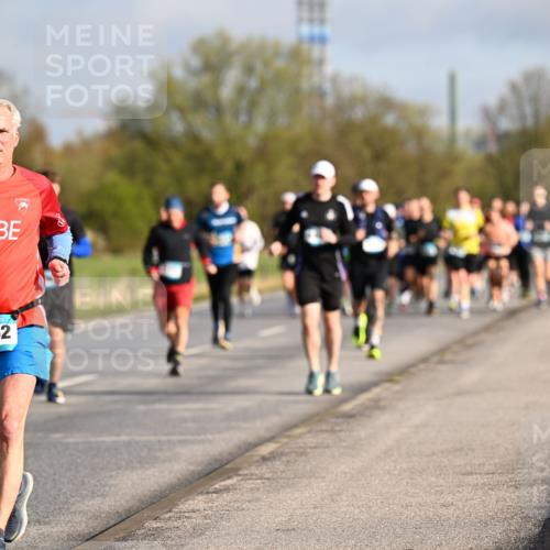 12.04.2026 - 45. Internationalen Wilhelmsburger Insellauf Dr. Thomas Lammeyer http://msf.ph/oto/9433140 12.04.2026 09:17:06 Laufen 3662 meine-sportfotos.de