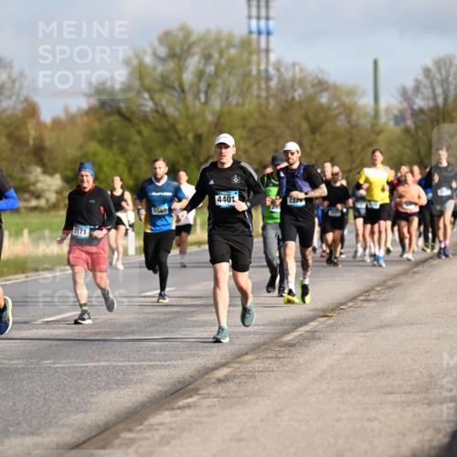 12.04.2026 - 45. Internationalen Wilhelmsburger Insellauf Dr. Thomas Lammeyer http://msf.ph/oto/9433145 12.04.2026 09:17:07 Laufen 3171, 5496, 4401, 2379, 5567 meine-sportfotos.de