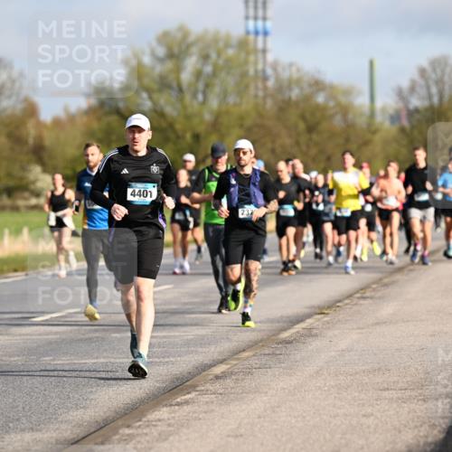 12.04.2026 - 45. Internationalen Wilhelmsburger Insellauf Dr. Thomas Lammeyer http://msf.ph/oto/9433157 12.04.2026 09:17:09 Laufen 3171, 4401, 237 meine-sportfotos.de