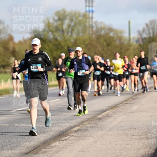 12.04.2026 - 45. Internationalen Wilhelmsburger Insellauf Dr. Thomas Lammeyer http://msf.ph/oto/9433160 12.04.2026 09:17:09 Laufen 3171, 440, 2379 meine-sportfotos.de